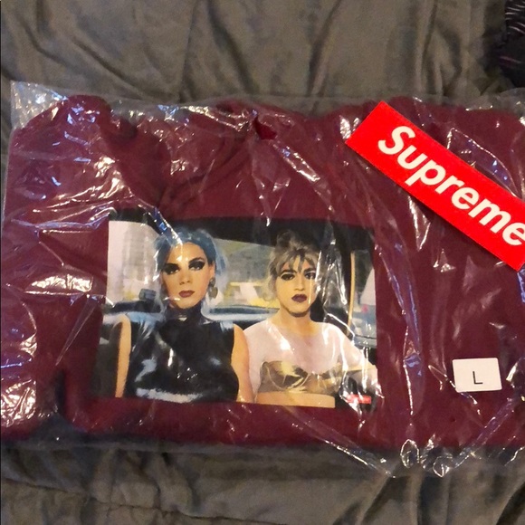 Supreme Sweatshirt